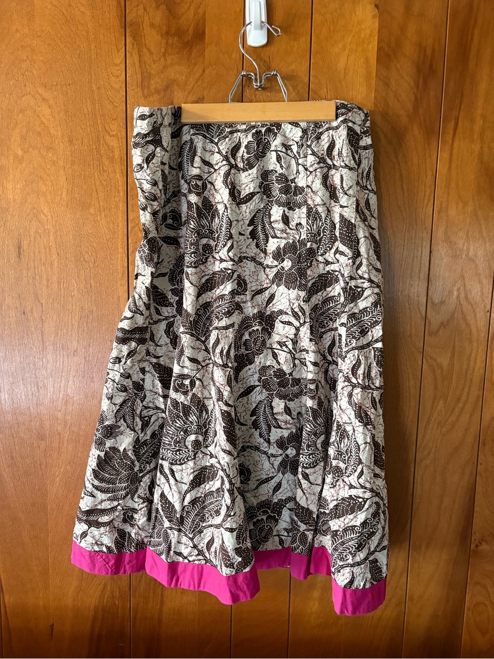 Old Navy Floral A-Line Skirt in Cream, black and Pink Hem